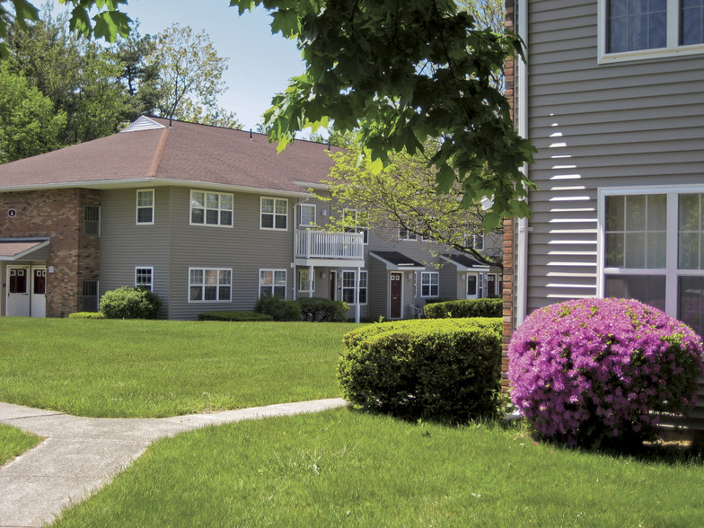 Van Antwerp Village Apartments