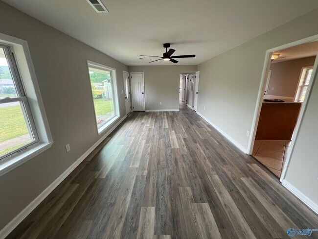 Foto del edificio - 2211 Penhall Dr NE
