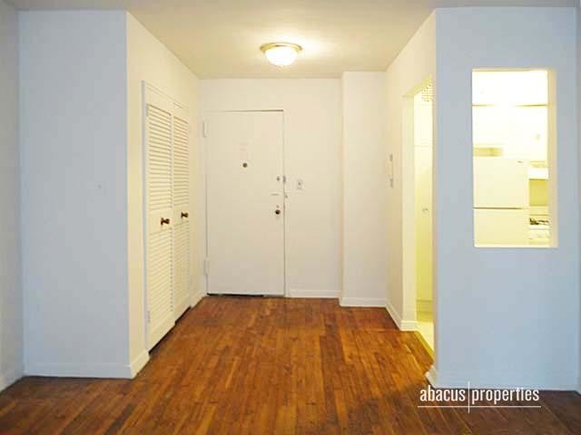 Foto del edificio - 227 E 7th St