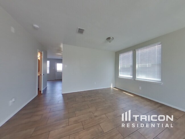 Foto del edificio - 4024 Thoroughbred Trail