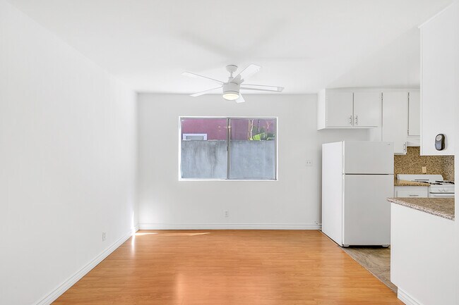 Foto del edificio - 3901 Tilden Ave