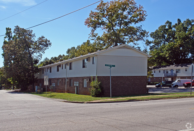 Building Photo - San Souci Apartments