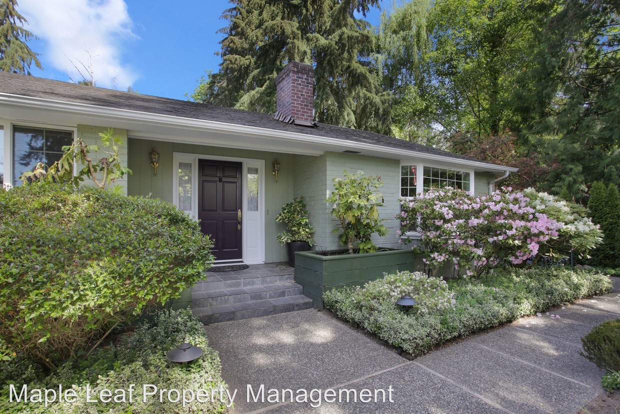 Primary Photo - 3 br, 2 bath House - 4052 NE 178th St