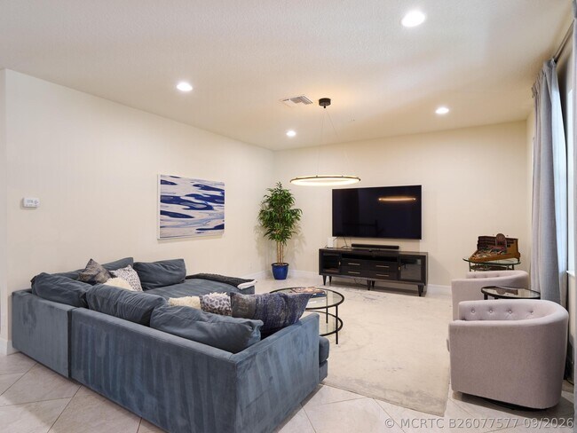 Foto del edificio - 1080 Community Dr