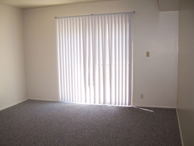 Foto del edificio - 404 S Prairie St