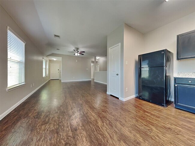 Building Photo - 21426 Wilona Way