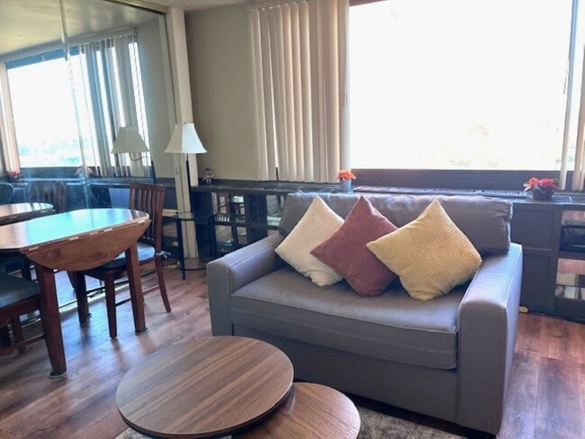 Foto del edificio - 1011 Arlington Blvd