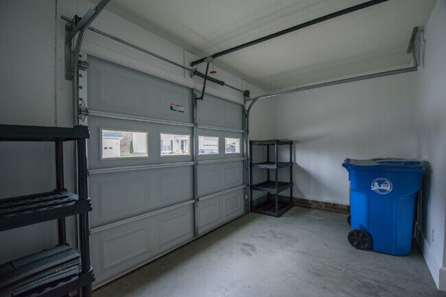 Building Photo - 32 N Sunberry Trail