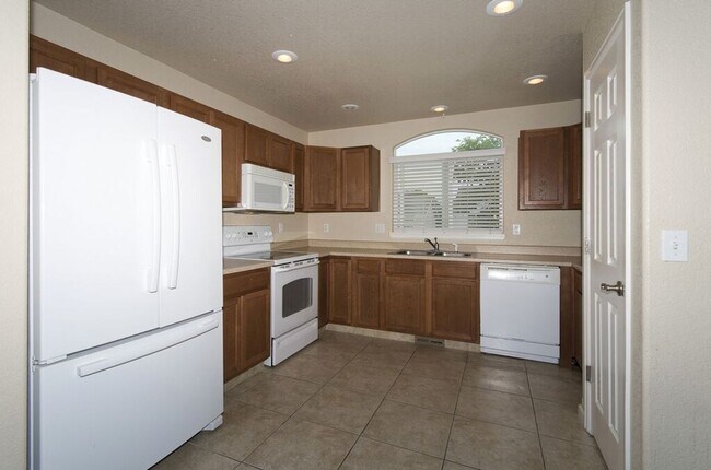 Building Photo - Lovely Ranch Style Home!