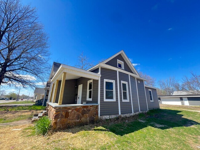 Foto del edificio - 3 Bed 2 Bath Springfield, Missouri