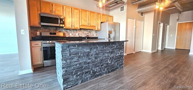 Foto del edificio - 100 W Fifth St