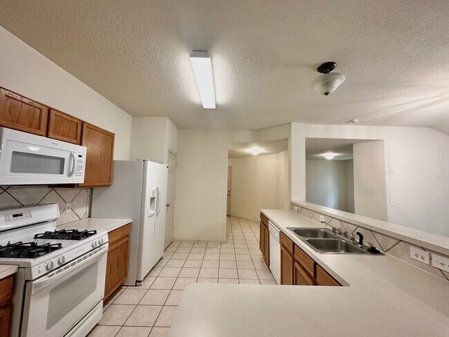 Foto del edificio - 18214 Wren Dale Ln