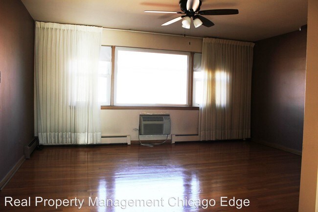 Building Photo - 4017 N McVicker Ave