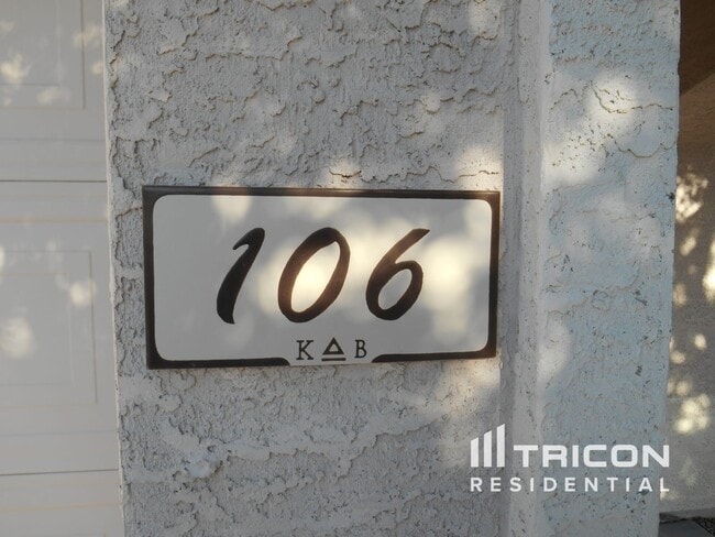 Building Photo - 106 S Valle Verde