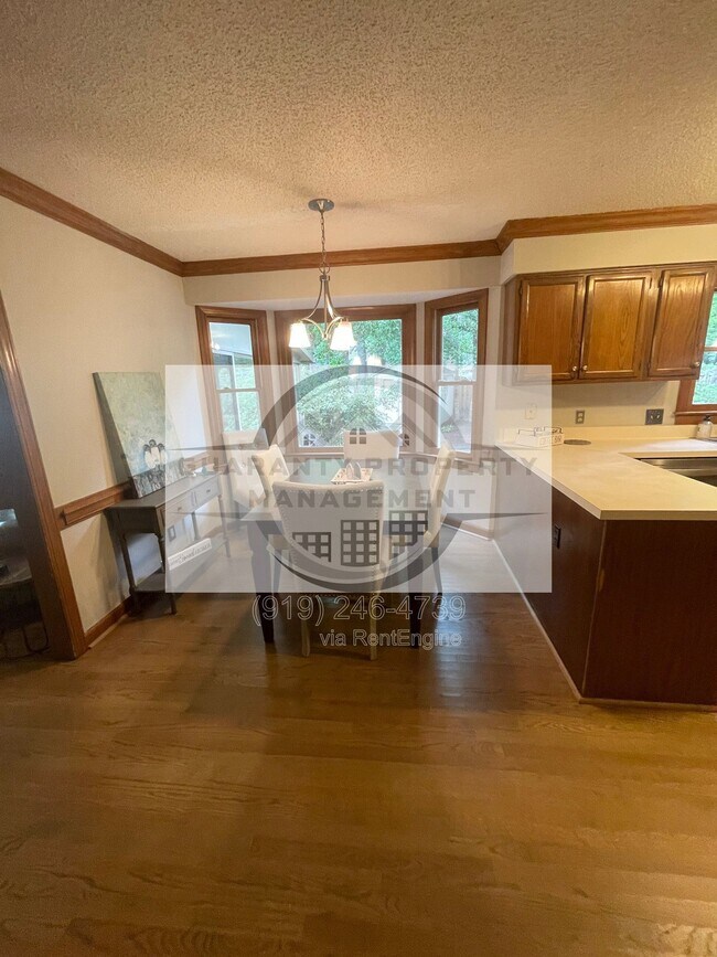 Building Photo - 639 Greenwood Cir