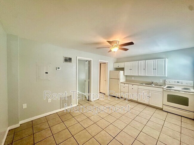 Foto del edificio - 2475 18th Ave S