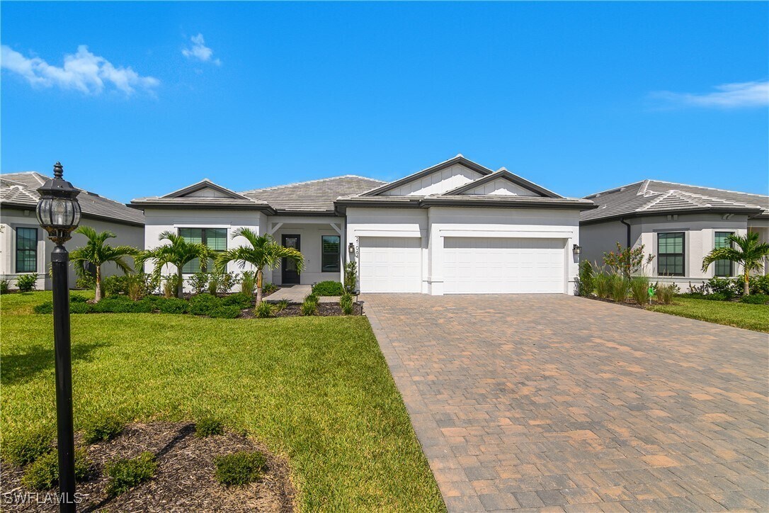 Foto principal - 21064 Hallandale Dr