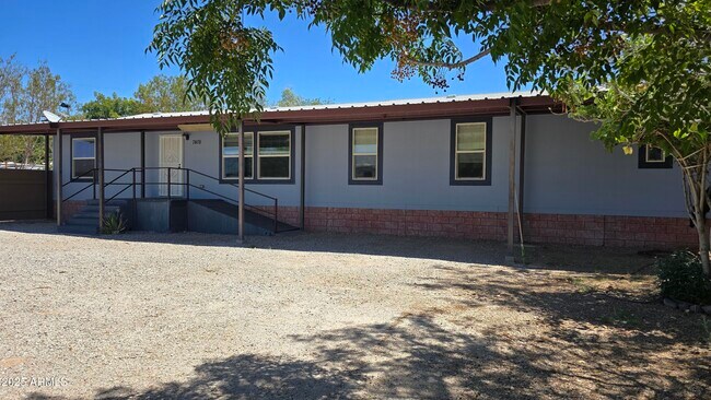 Foto del edificio - 7408 S 197th Dr