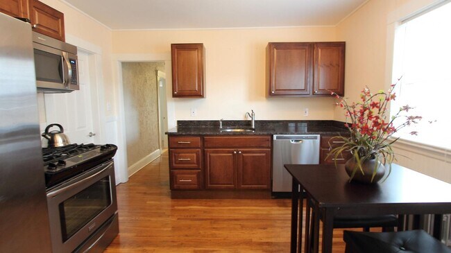 Foto del edificio - 3 Bedroom in Lower Allston. Central AC, Ba...