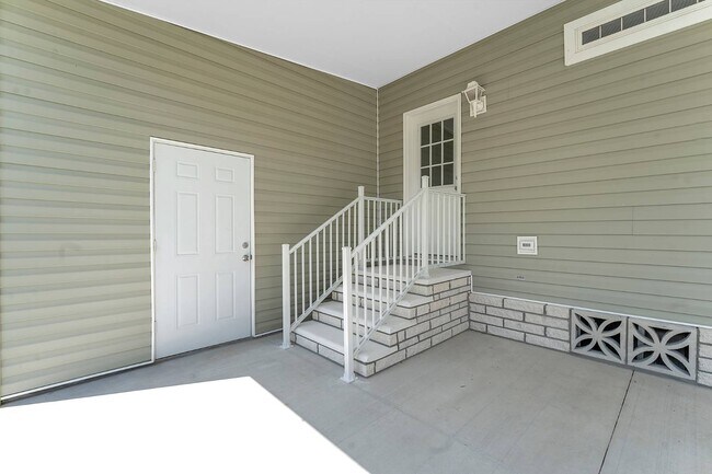 Foto del edificio - 3269 Walden Shores Blvd