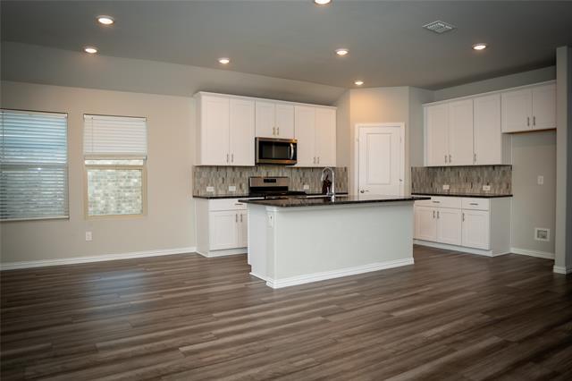 Building Photo - 3016 Renaissance Dr