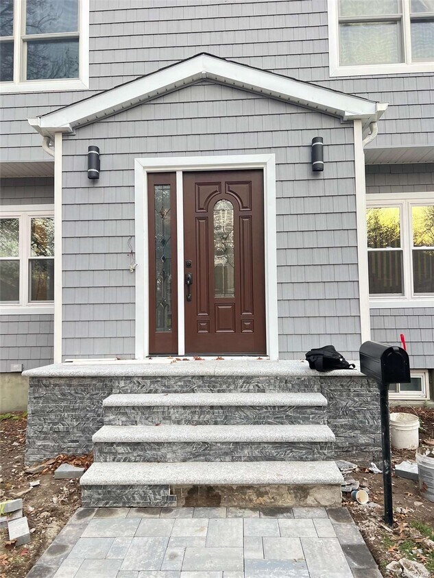 Foto principal - 83-15 243rd St
