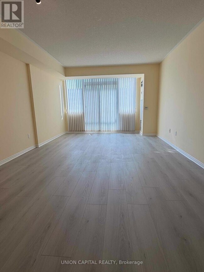Photo du bâtiment - 7398 Yonge St