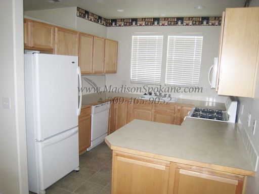 Building Photo - 407 S Solar St
