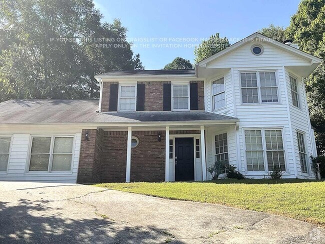 Building Photo - 4896 High Forest Dr