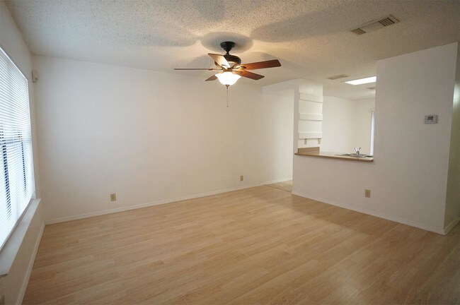 Building Photo - 5015 Kenton Trace