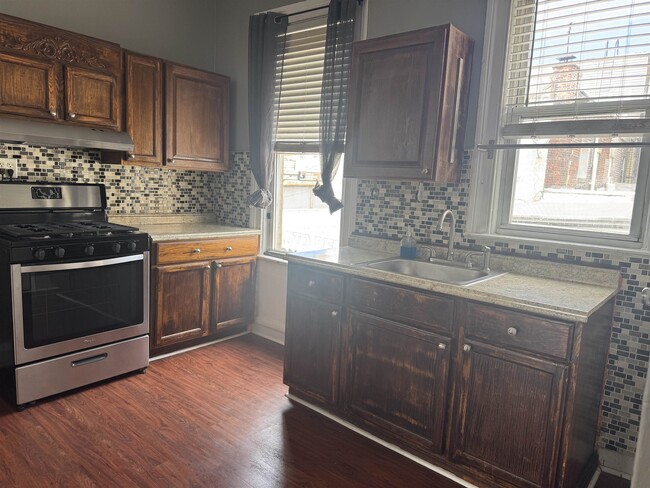 Building Photo - 134 43rd St