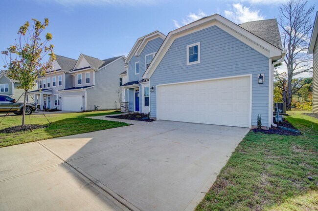 Foto del edificio - Gorgeous 4 BR, 3BA, Home with Loft, and 2 ...