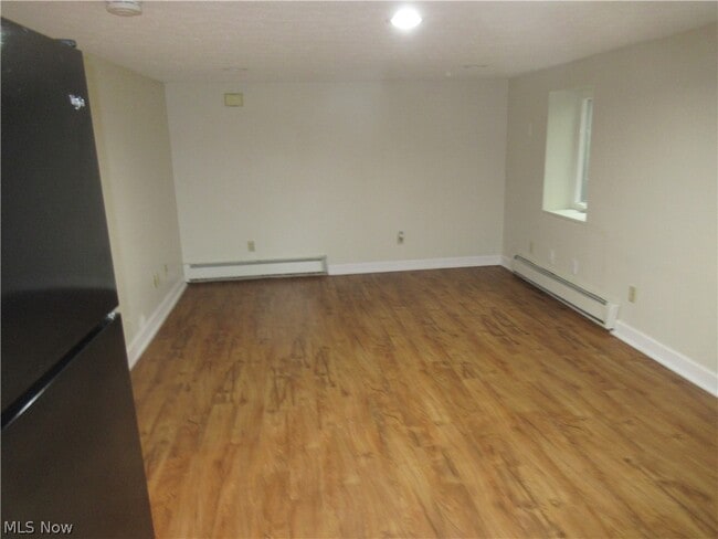 Building Photo - 11635 Ravenna Rd