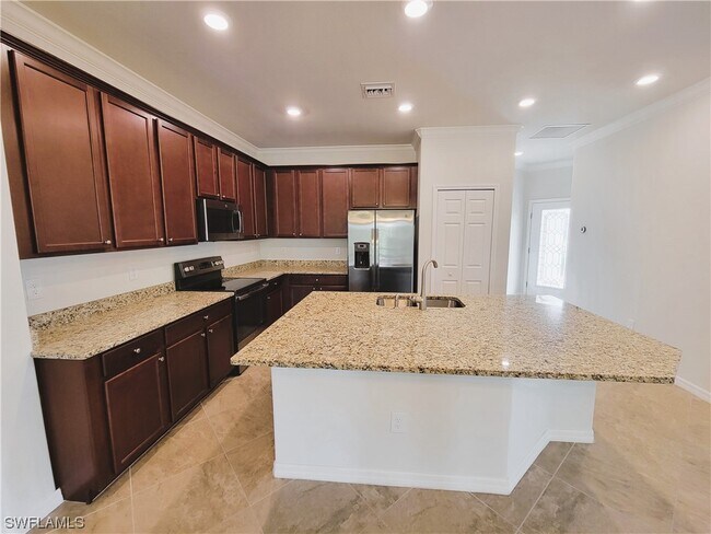 Building Photo - 9058 Woodhurst Dr