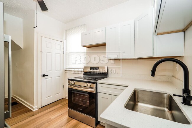 Foto del edificio - 4 Bedroom 1 Bathroom Single Family Home Available in Columbus!