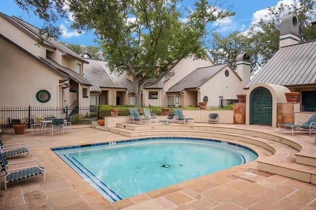 Building Photo - 4144 Greystone Way
