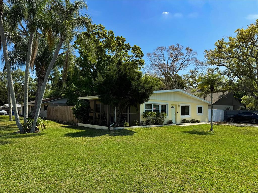 Primary Photo - 5327 S Lockwood Ridge Rd