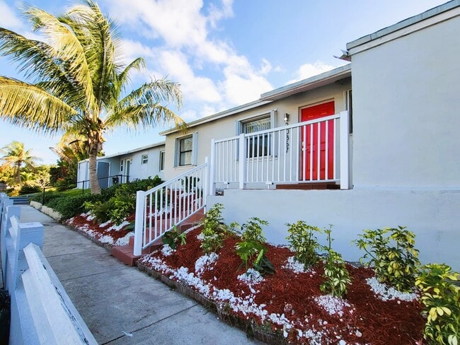 Building Photo - 20867 Snapper Pl