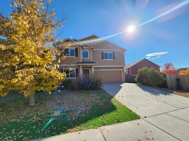 Foto del edificio - Stunning 4 Bed 3 Bath Home Near Peterson A...