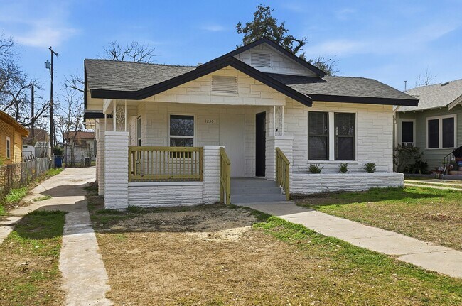 Foto del edificio - 1230 Hammond Ave