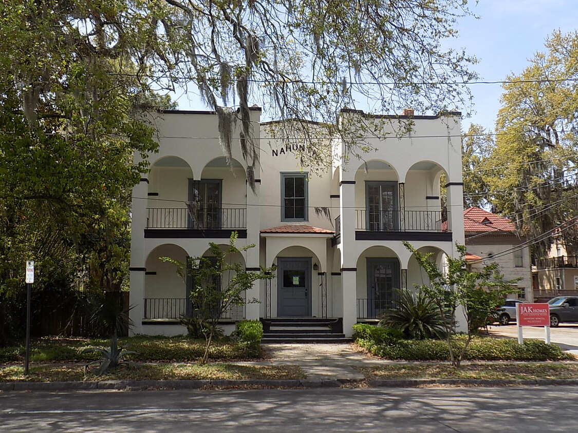 Primary Photo - 2109 Abercorn St