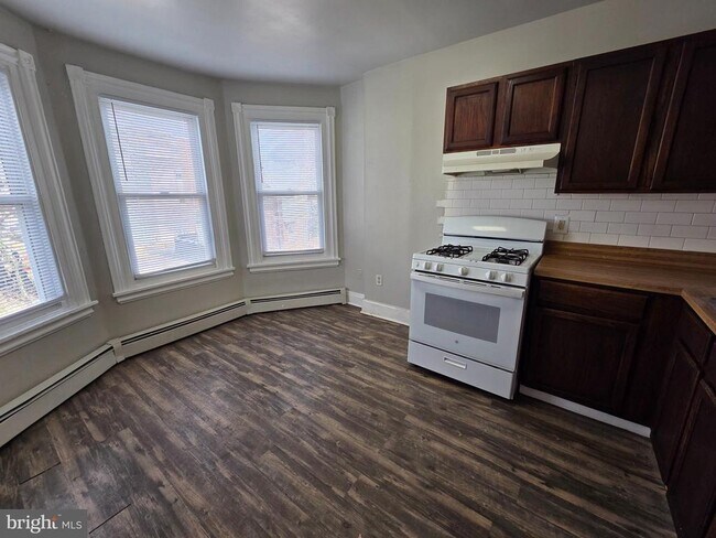 Foto del edificio - 604 W 20th St