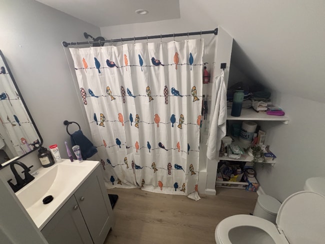 Building Photo - 451 New Park Ave