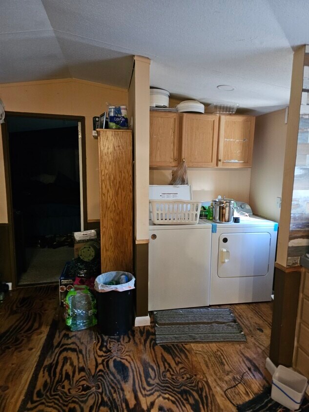 Building Photo - 3 bed 2 bath mobile home