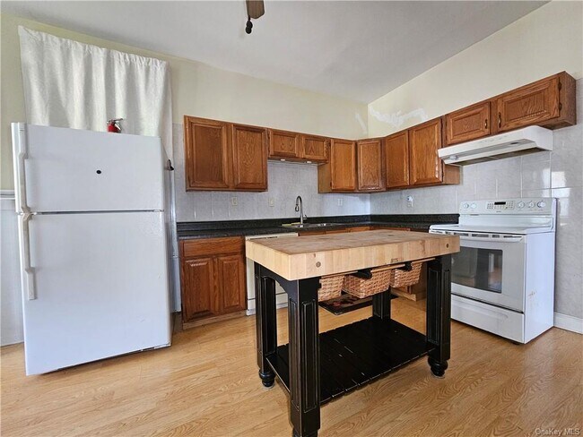 Building Photo - 97 Deblock Rd