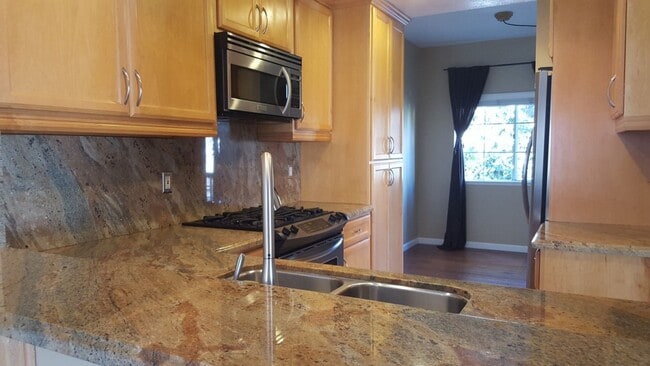 Foto del edificio - Stunning 3BD Home in The Caminito Monarca Community!!