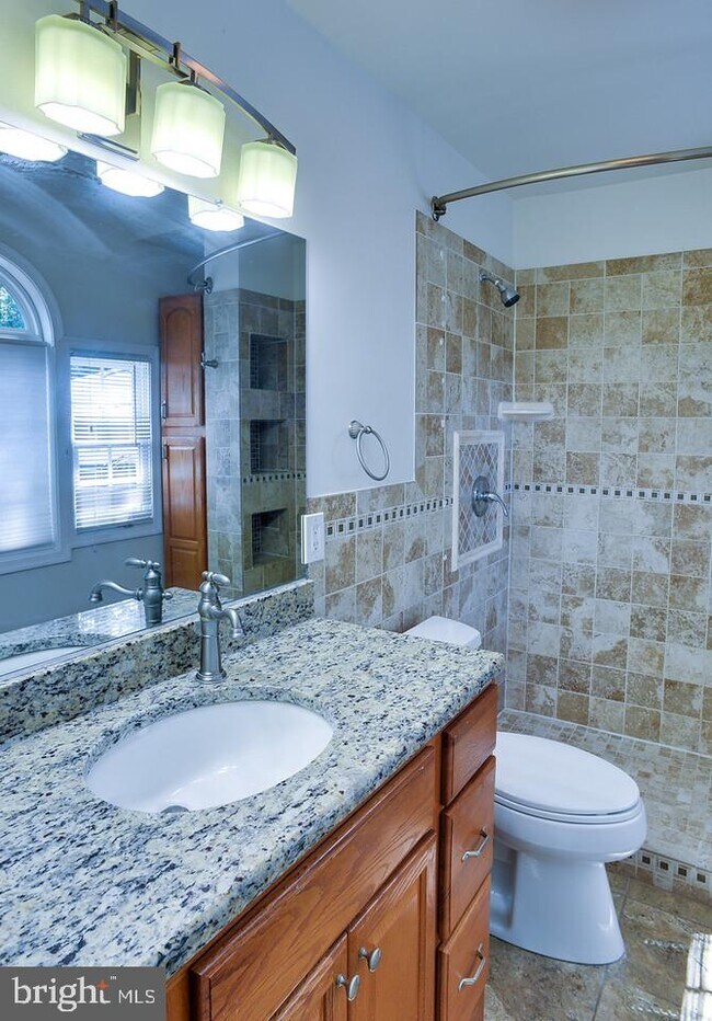 Foto del edificio - 9912 Brixton Ln