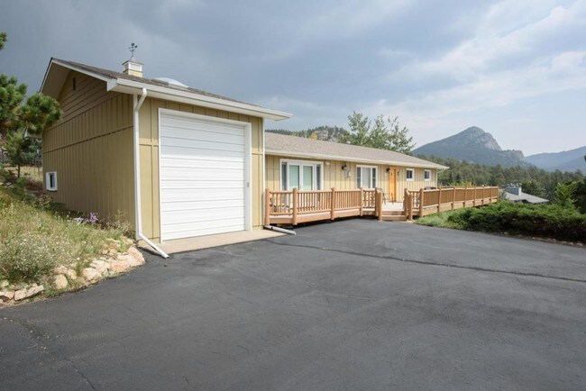 Foto del edificio - 1821 Raven Ave, Estes Park CO 80517