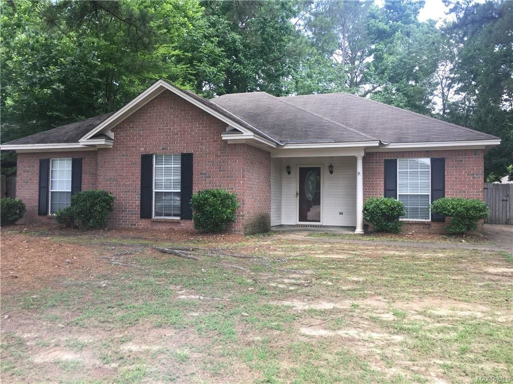Primary Photo - 418 River Oaks Dr
