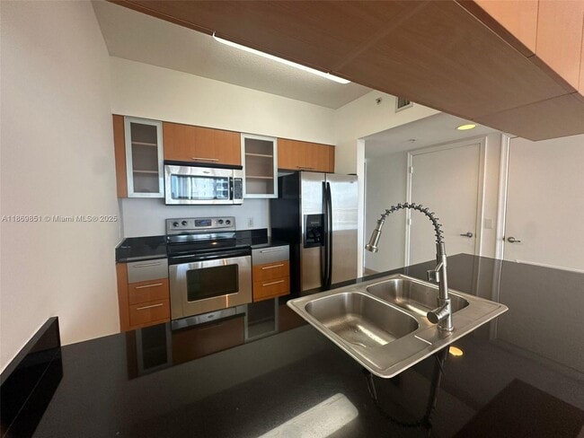 Building Photo - 1750 N Bayshore Dr